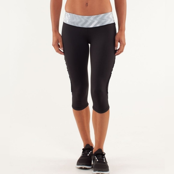🩴Lululemon Run: Fast And Free Crop in Black / Blazer Fossil - Picture 1 of 16